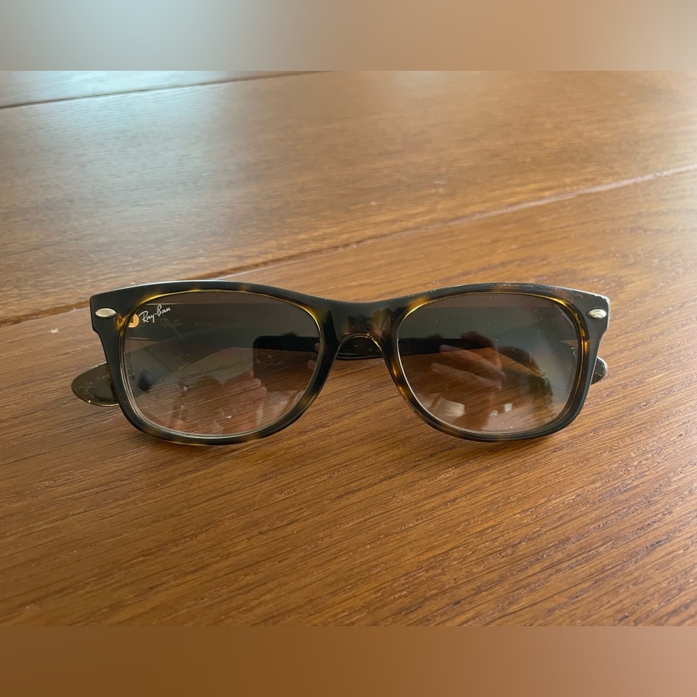 Women Ray-Ban wayfarer